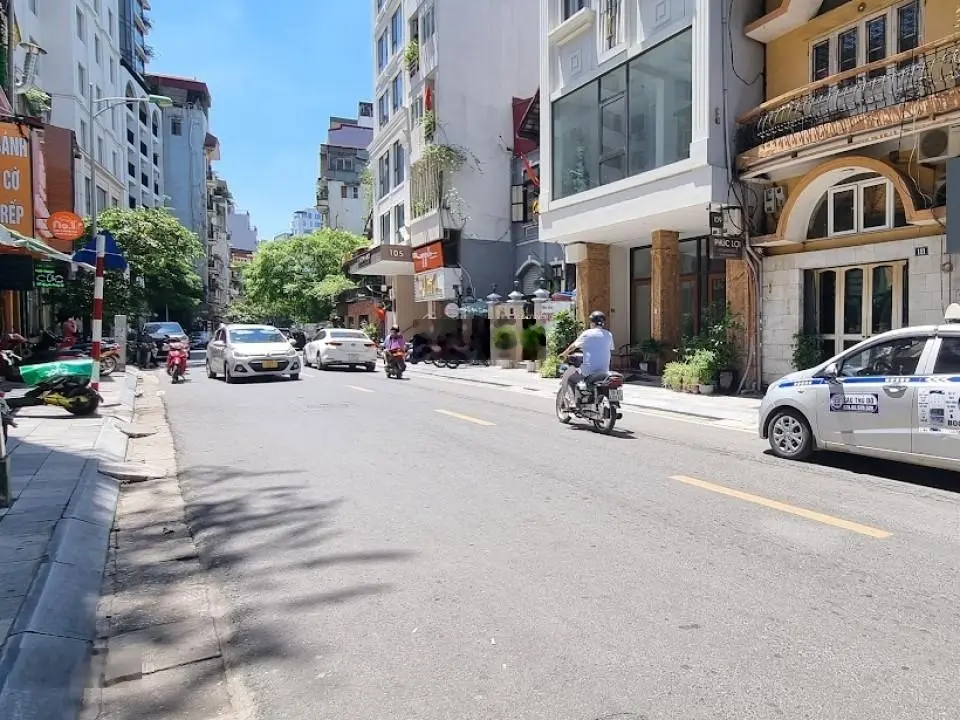 Cần Bán Nhà Mặt Phố Hàng Bún, Ba Đình. DT 175m2 x MT 10m. Vị trí rất đẹp, KD Thương Mại Sầm Uất