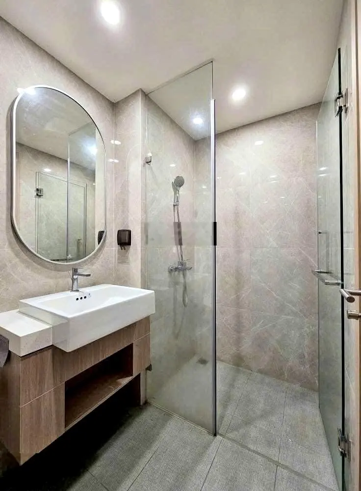 Nhà 3 tầng, đường Linh Đông - Phạm Văn Đồng, 90m2, 4PN 4WC, 6,8 tỷ, hẻm xe tải