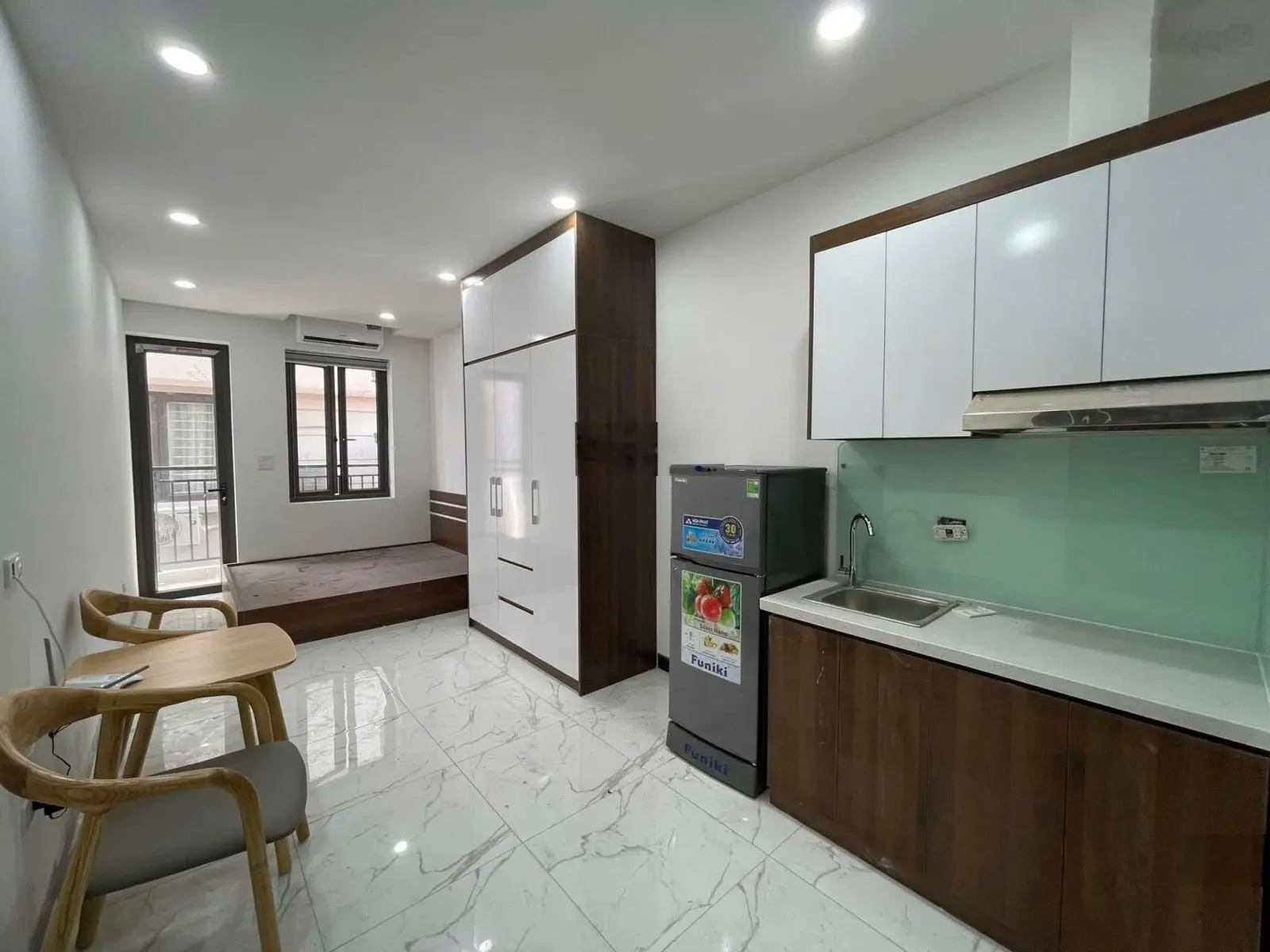 Tòa CHDV Linh Lang, 25P KK, DT 120tr/th, ba gác tránh, thông kinh doanh, gần phố, xây mới, 90m2