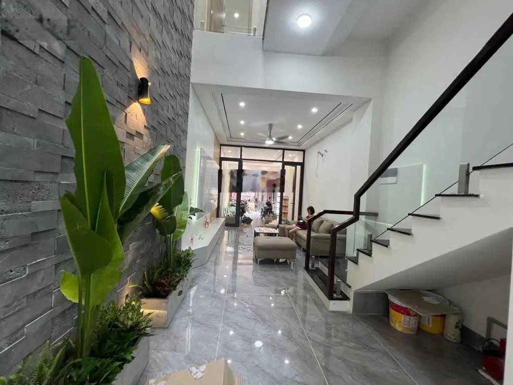 Nhà mới cứng - gara ô tô - 100m2 quá hiếm tại Trâu Quỳ - ô chờ thang máy - tiện ích bạt ngàn