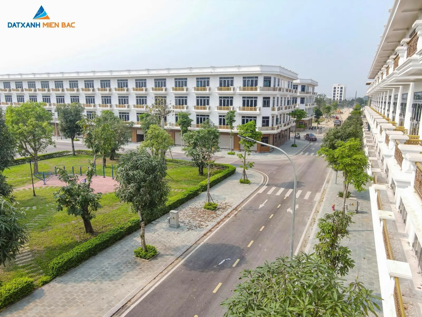 Nhà liền kề đẹp trung tâm TP Thanh Hóa, công viên, hồ điều hòa, chỉ 3,2 tỷ