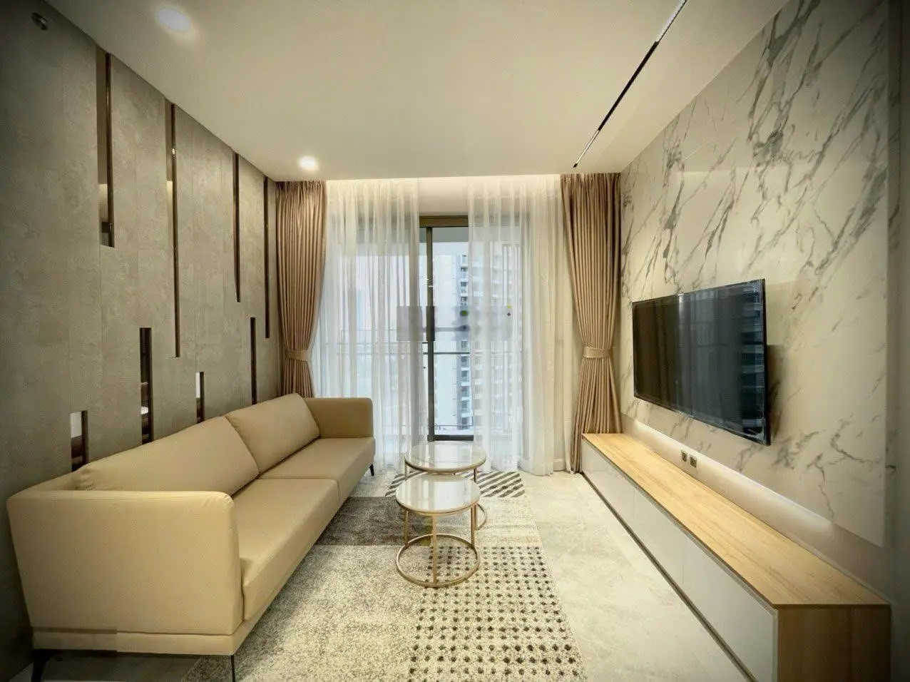 Bán nhanh căn góc 3PN, Midtown (M8), full nội thất, ô xe hơi hầm, đang có hơp đồng thuê ổn định.
