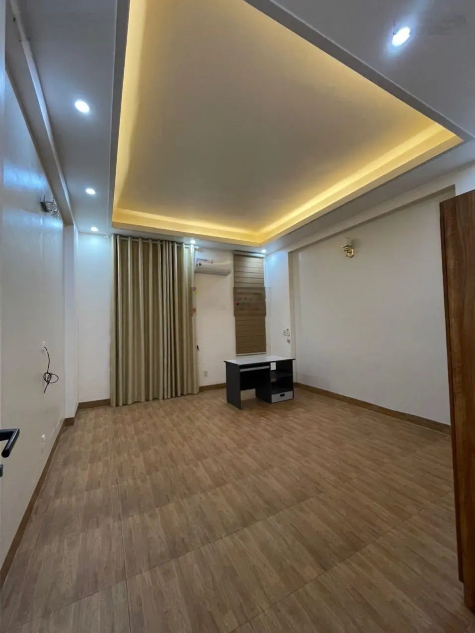 Bán căn nhà 3 tầng nhìn vườn cây xanh khu Vạn Lộc, Tứ Minh, Tp Hải Dương