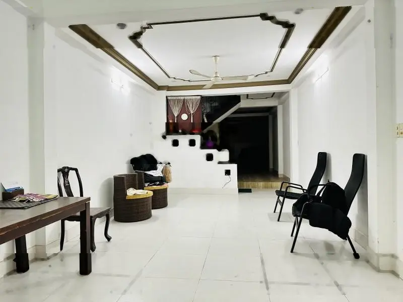 Bán nhà Cao Thắng Quận 3, sau căn mặt tiền, nhà bán giáp quận 1 - 4 tầng 72m2 (4 x 18)