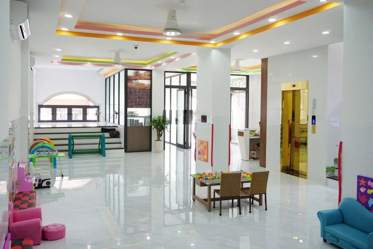 Bán nhà 7 Tầng mặt tiền đường Lê Chân - Giá 40 Tỷ - Tp Nha Trang