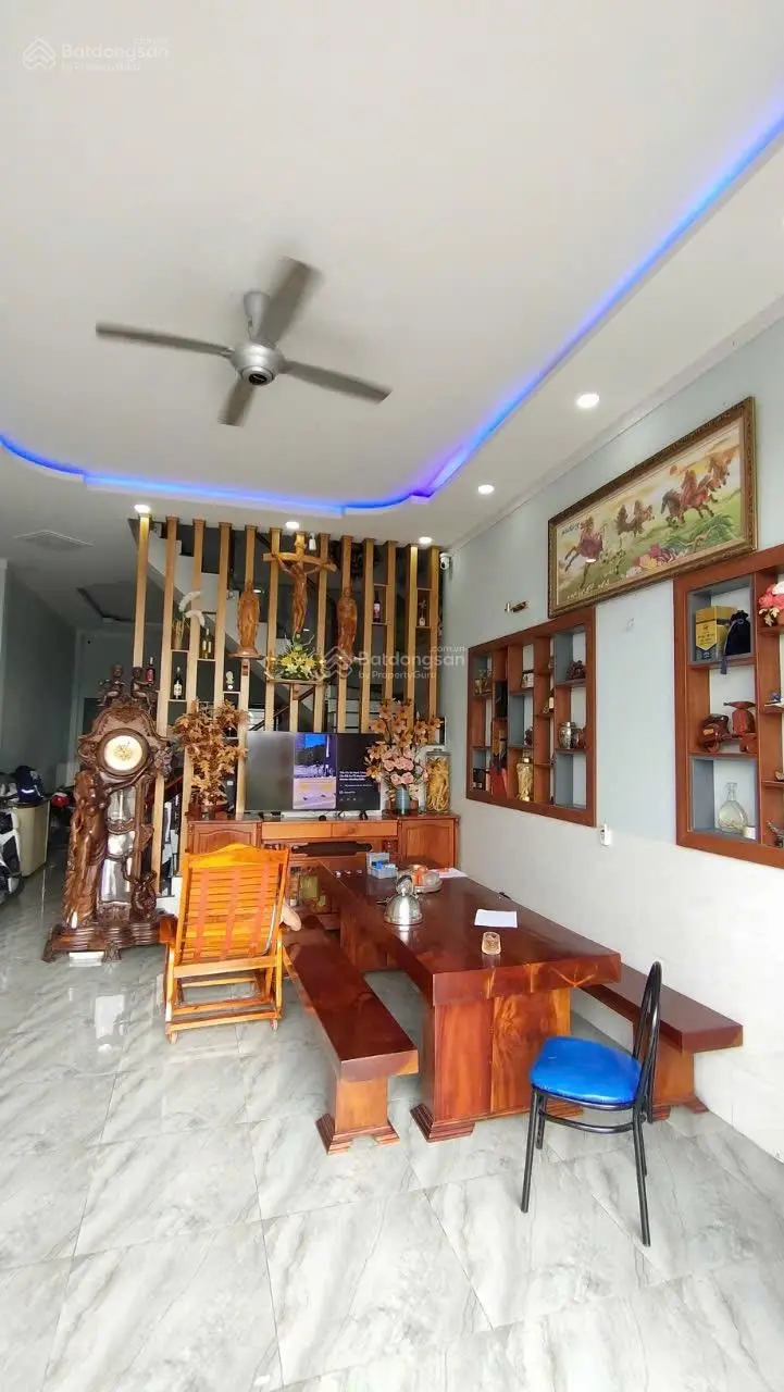 Bán nhà 1 trệt 1 lầu trung tâm thương mại thị trấn Trảng Bom Đồng Nai