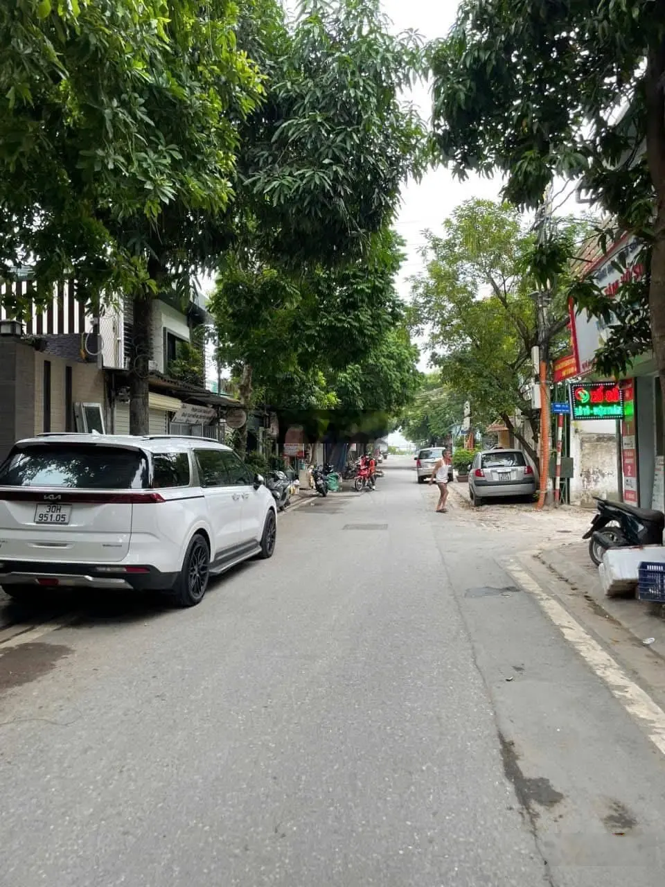 Bán nhà ngõ 374 Âu Cơ 95m, mặt tiền 6m, ô tô tránh, vỉa hè rộng. Giá 9,5 tỷ