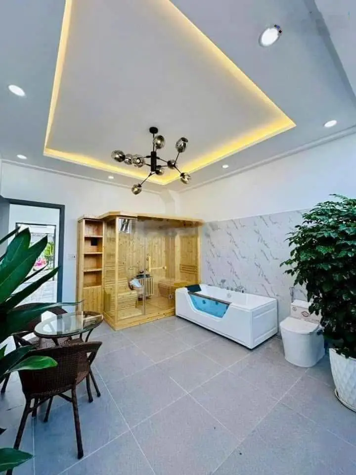 Bán nhà riêng tại đường Trường Chinh, Q12 - giá tốt 6 tỷ, DT 80m2. Ngay chợ & nhà thờ Lạc Quang