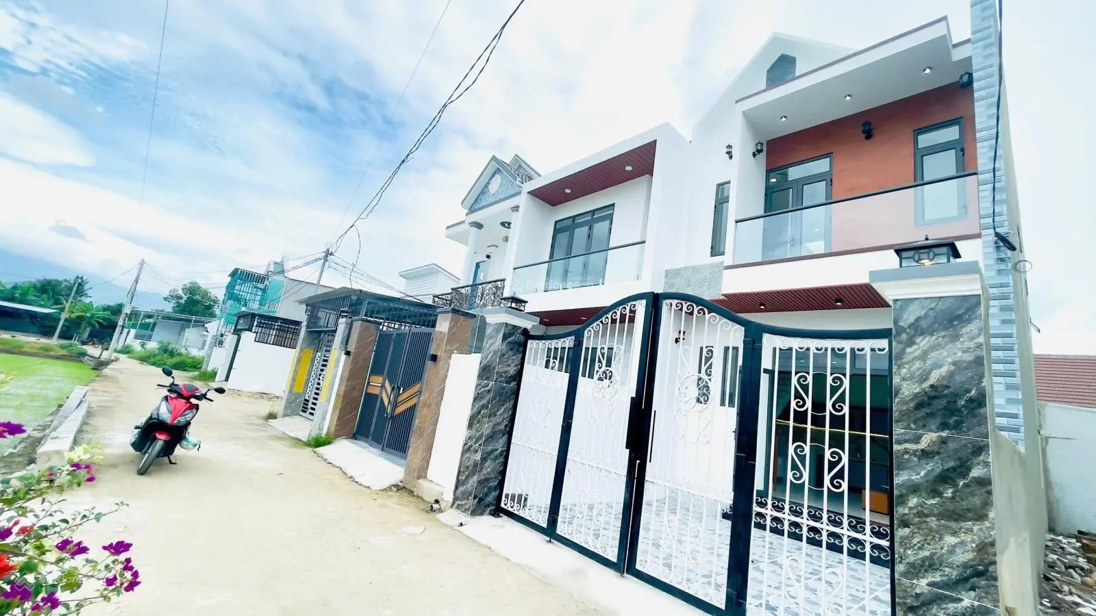Bán Căn Nhà Mới 100% Tại Thôn Tây 2,Diên Sơn Diên Khánh,Dt 84m2,Đường 4m Oto Vào Tận Nhà,Giá 1ty650