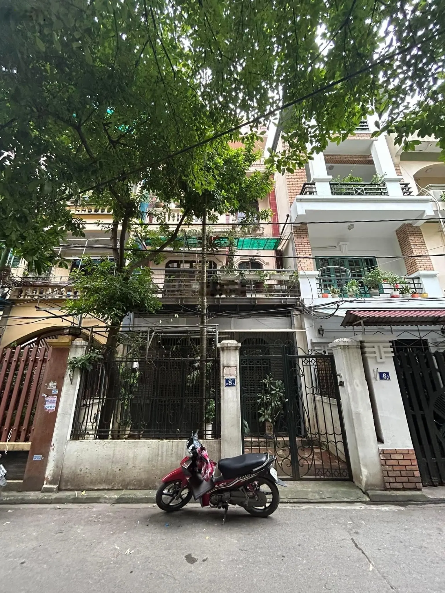 Đỉnh kịch! Trần Quốc Hoàn - Phân lô - Ô tô tránh - 64/80m2 - 19.8 tỷ