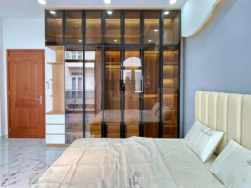 GIÁ SIÊU HẤP DẪN CHỈ 3TY5 , SỞ HỮU NHÀ 50M2, 1T2L, 4PN,5WC, FULL NT , HẺM SIÊU TO 5M ,SHR