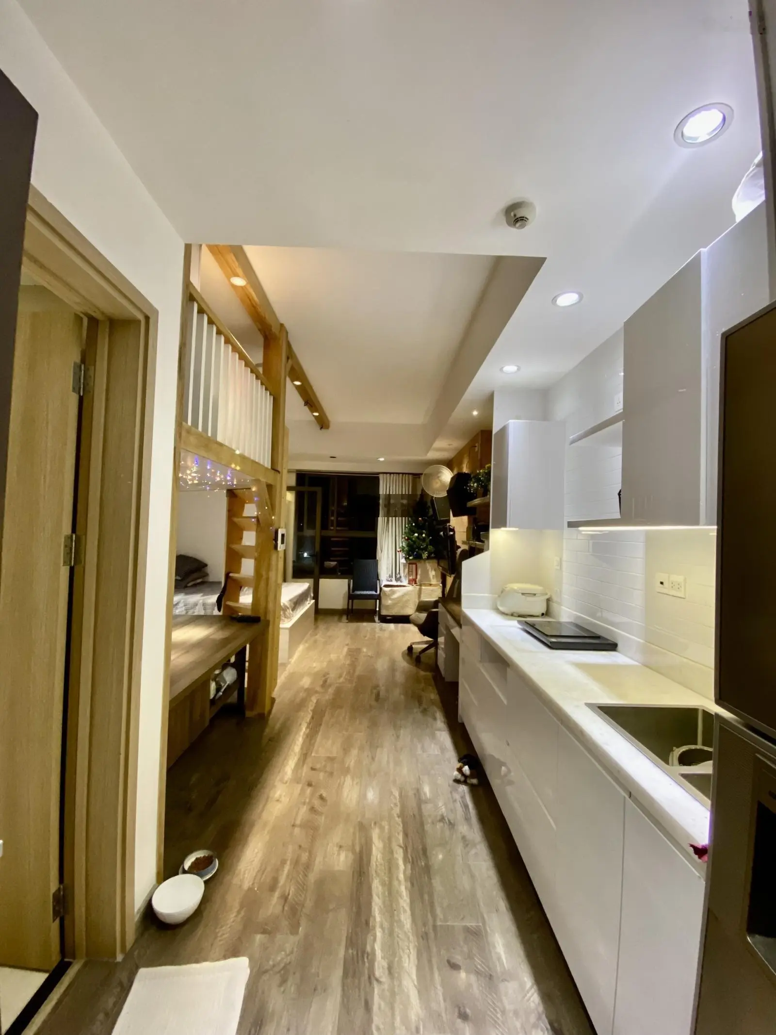 Officteel, view đẹp, 36m2, Giá bán 2tỷ200, có sẵn HĐ thuê, HĐ mua bán 0908 457 *** gặp Linh