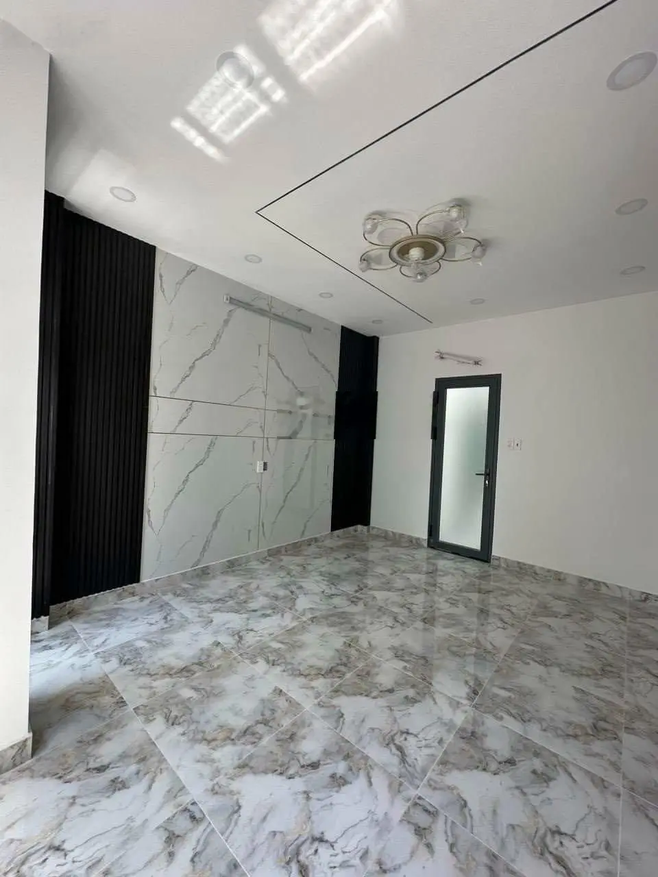 Bán nhà 1 trệt 2 lầu, Đ. Trần Quý Phường 4 Quận 11, 60m2, sổ riêng, LH 0896 465 ***