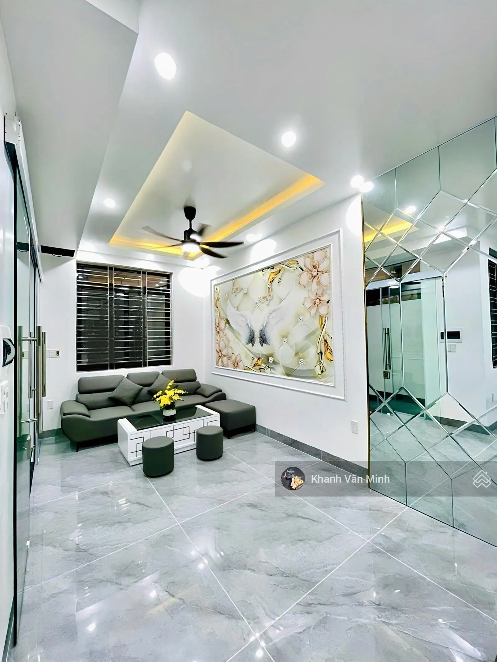 Nhà sân cổng riêng, 50m2 x 4 tầng độc lập tại Miếu Hai Xã,