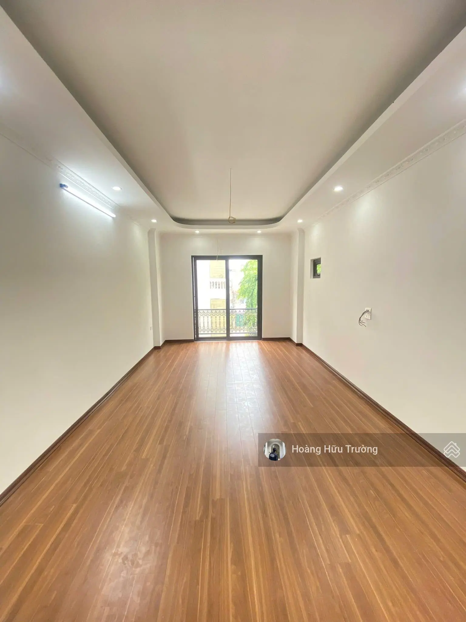 Bán nhà phố Xuân La DT 33m2 5T MT 4m giá 6,7 tỷ - Nhà mới, cách ô tô 30m LH E. Trường 0985342385