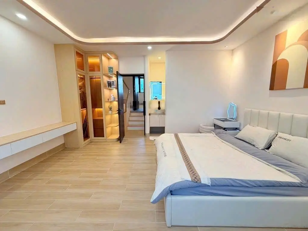 Nhà 6tầng, THANG MÁY, FULL nội thất ngang 5m. Nở hậu. Chỉ 10tỷ8. HXH thông sát MT Phạm Văn Chiêu.