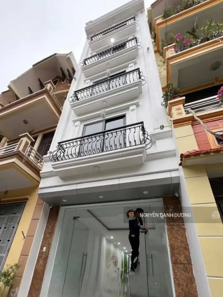 Bán nhà Lạc Long Quân - Tây Hồ - 60m2 * 4T * MT 4m - 2 thoáng - Ngõ thông 50m ra mặt phố - Giá 15tỷ