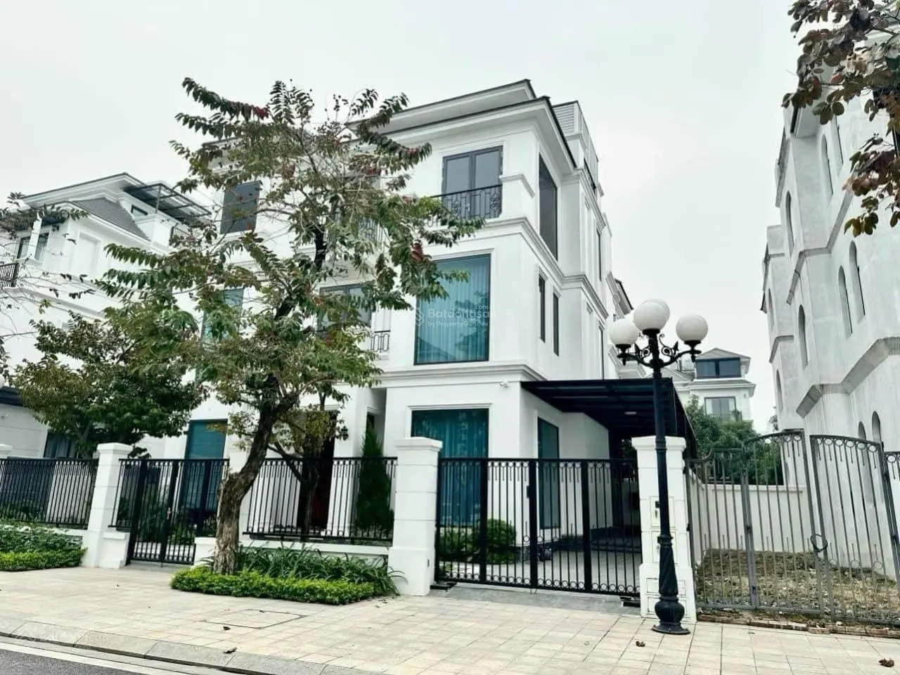 Tôi cần bán căn biệt thự đơn lập Vinhomes Green Villas 235 triệu/1m2 giá thật LH 0923 366 ***