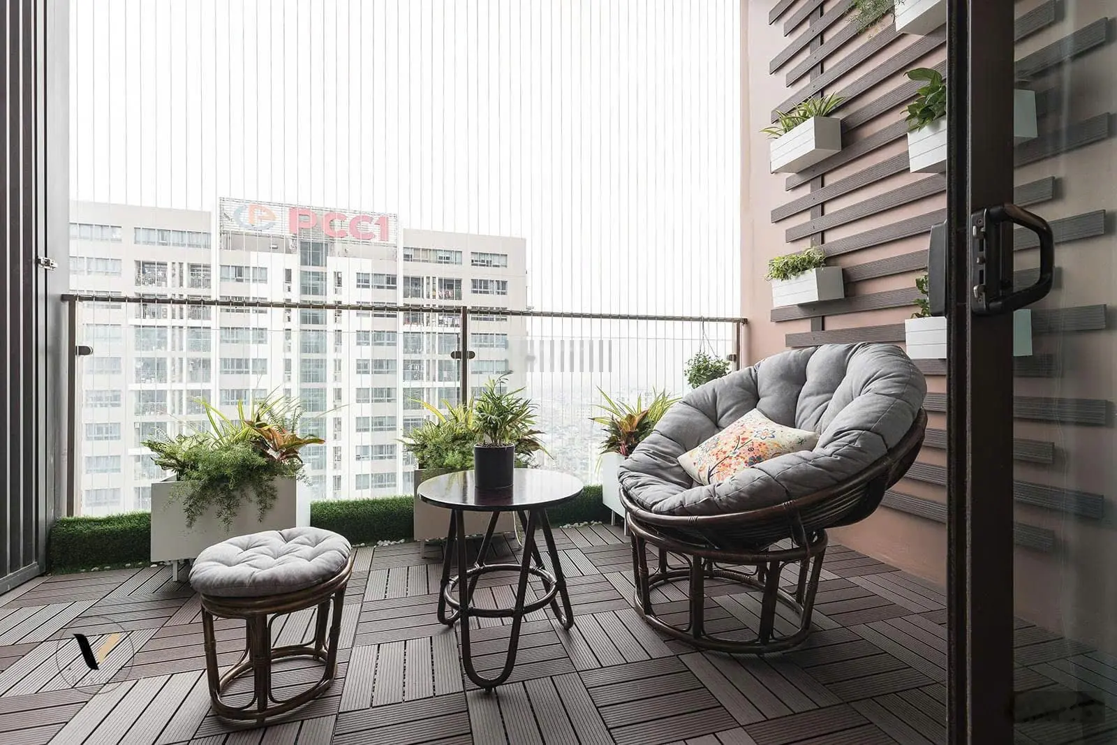 Chính chủ bán CC 90 Nguyễn Tuân thiết kế 3 ngủ 2 vệ sinh, 97m2, căn góc rất đẹp, đầy đủ nội thất
