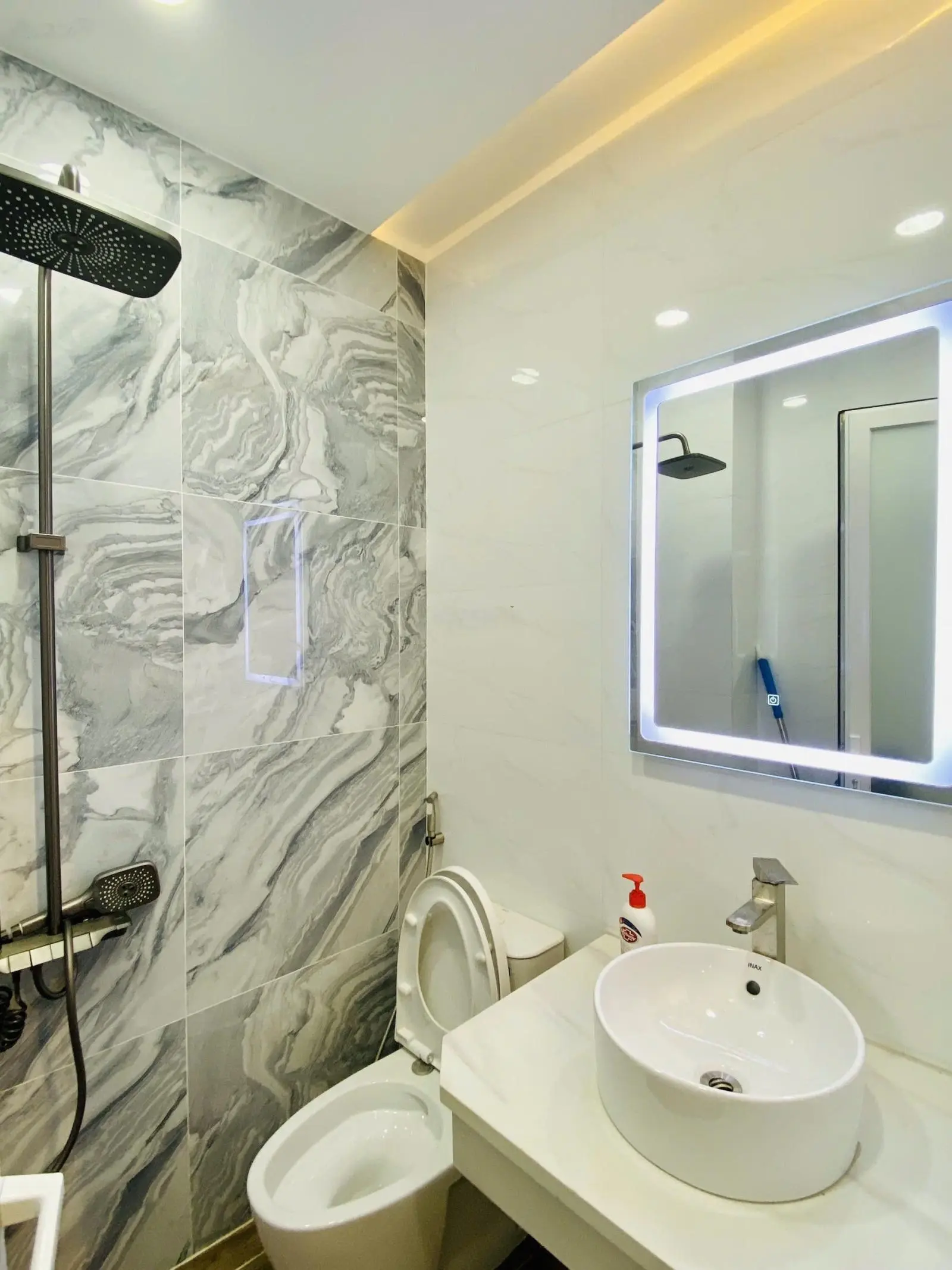 Bán Nhà Mặt Tiền Kinh Doanh giá như trong hẻm Nguyễn Duy Cung P12 Full nội thất 4tầng 5pn 6wc