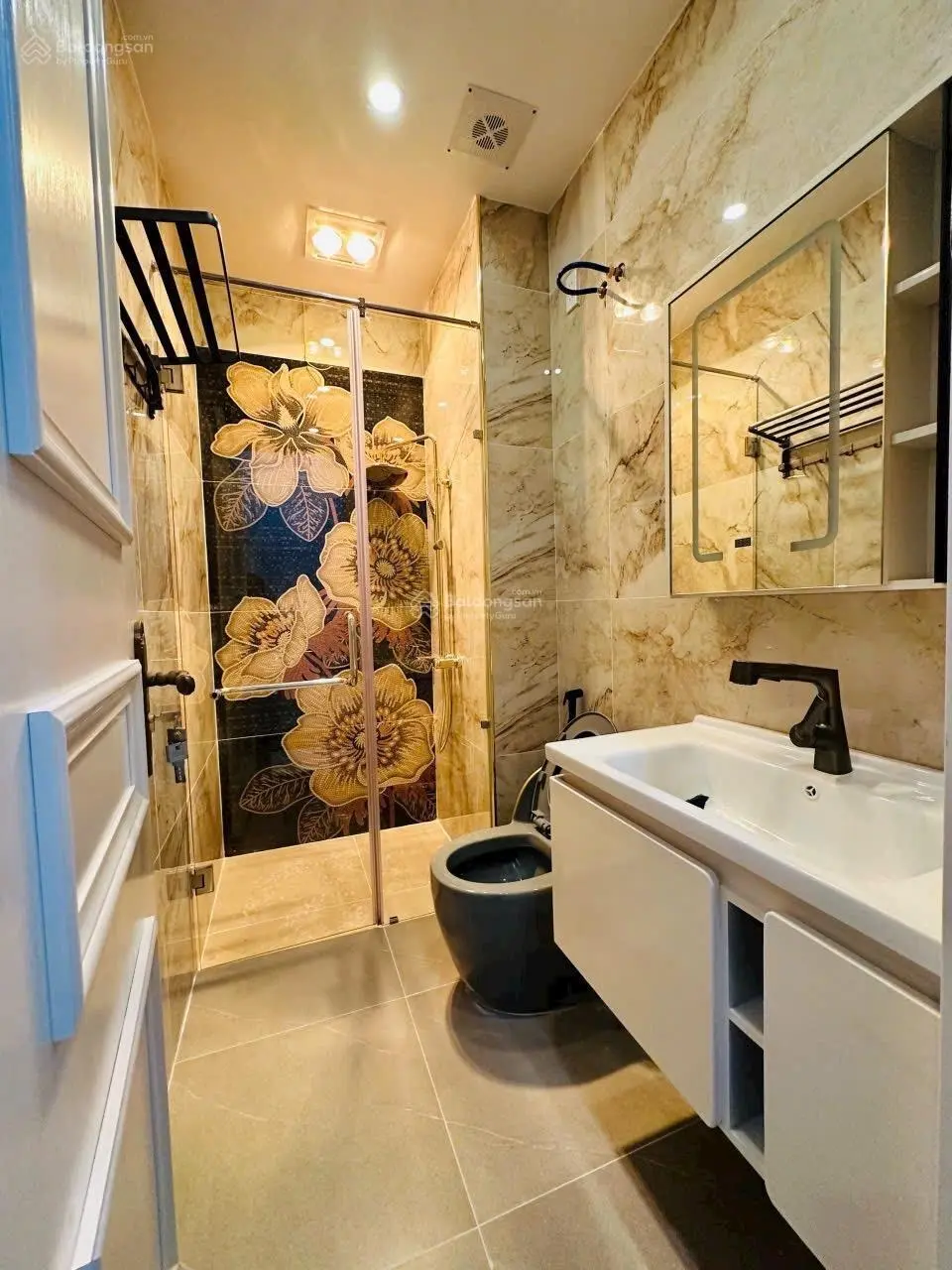 Siêu phẩm mặt ngõ Hồ Sen 60m2 Ô tô vào nhà - xây mới thiết kế cực chất