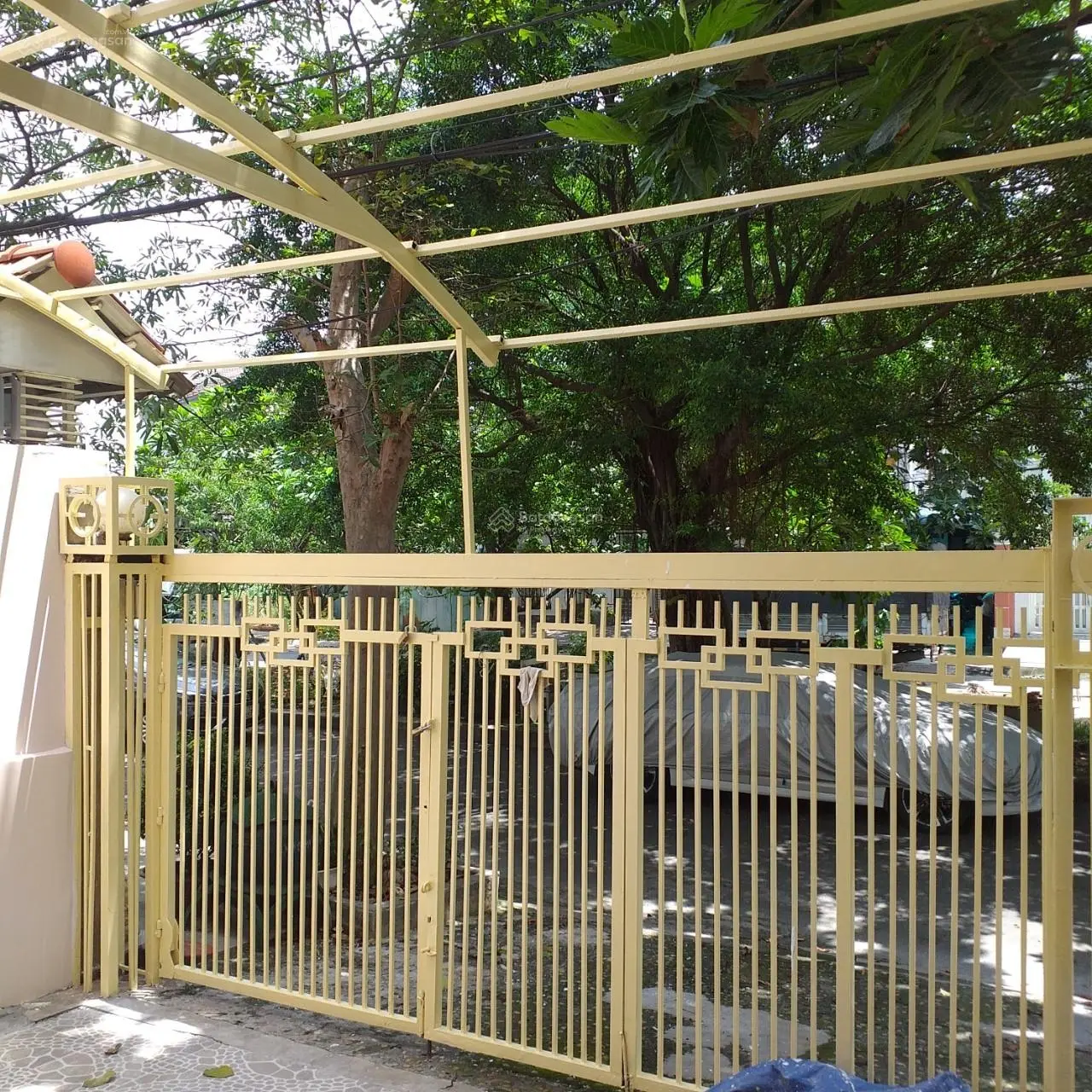 Bán căn nhà xe hơi ngủ trong nhà ngang 6m - 3 tầng BTCT gần chợ Hiệp Bình Chánh - KP 5 - Thủ Đức