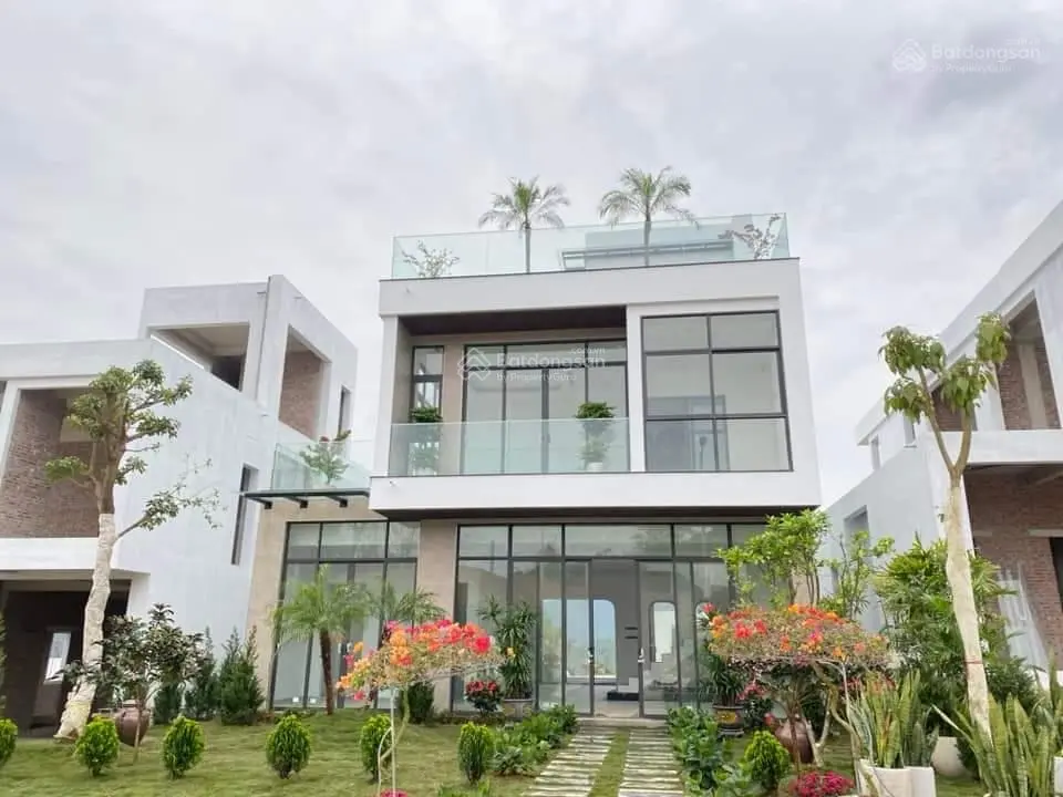 Cần bán căn biệt thự 250m2 mặt sông giá 7 tỷ bao phí sang tên. 0962 333 ***