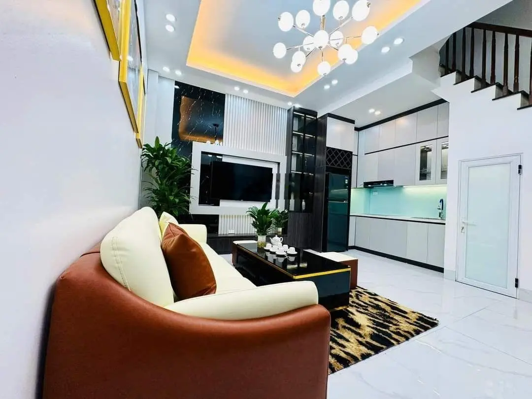 Bán gấp nhà Thụy Khuê, Tây Hồ, full nội thất ô tô đỗ cửa, nhà lô góc, diện tích 25m2 - 5T - MT 5m