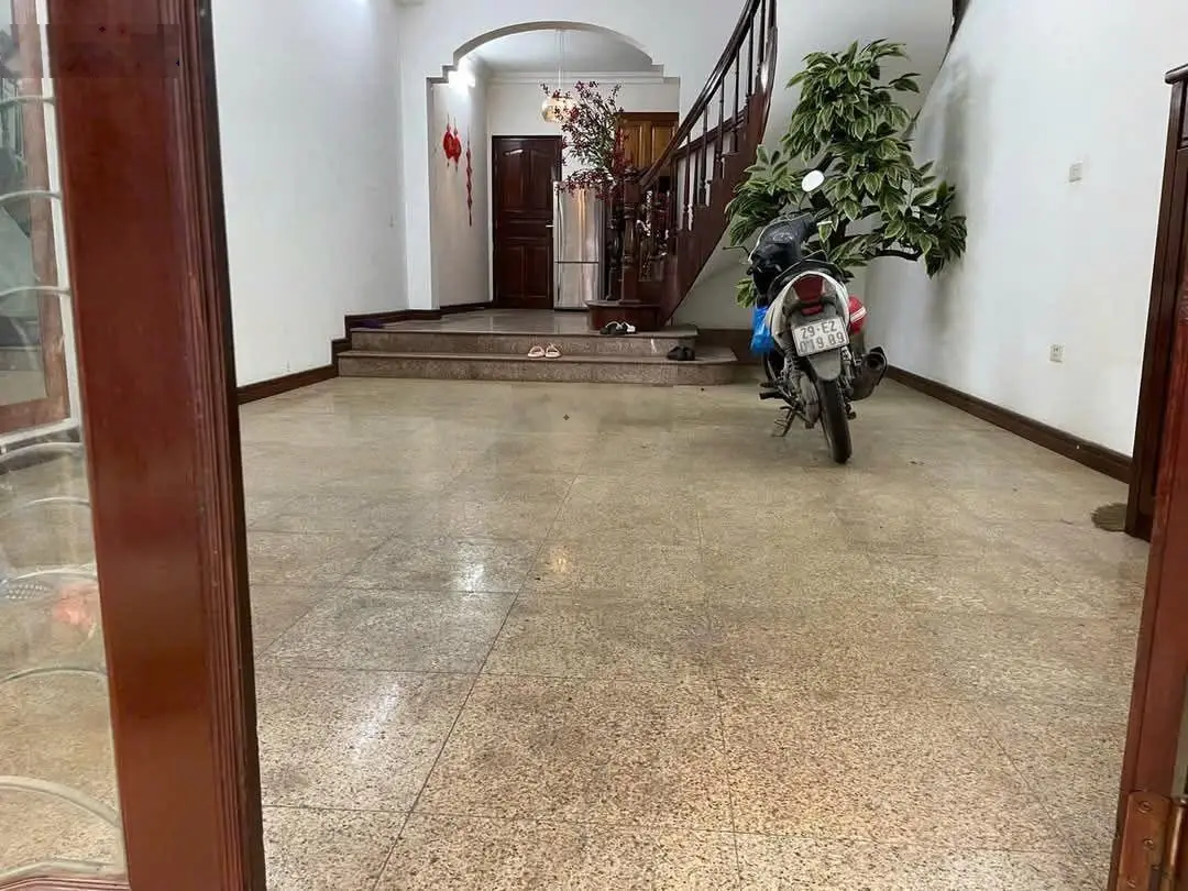 Bán nhà riêng 50m2x4tầng hơn 9 tỷ tại Đại Cồ Việt, Hai Bà Trưng, cách phố 50m, ngõ 3 gác tránh xe