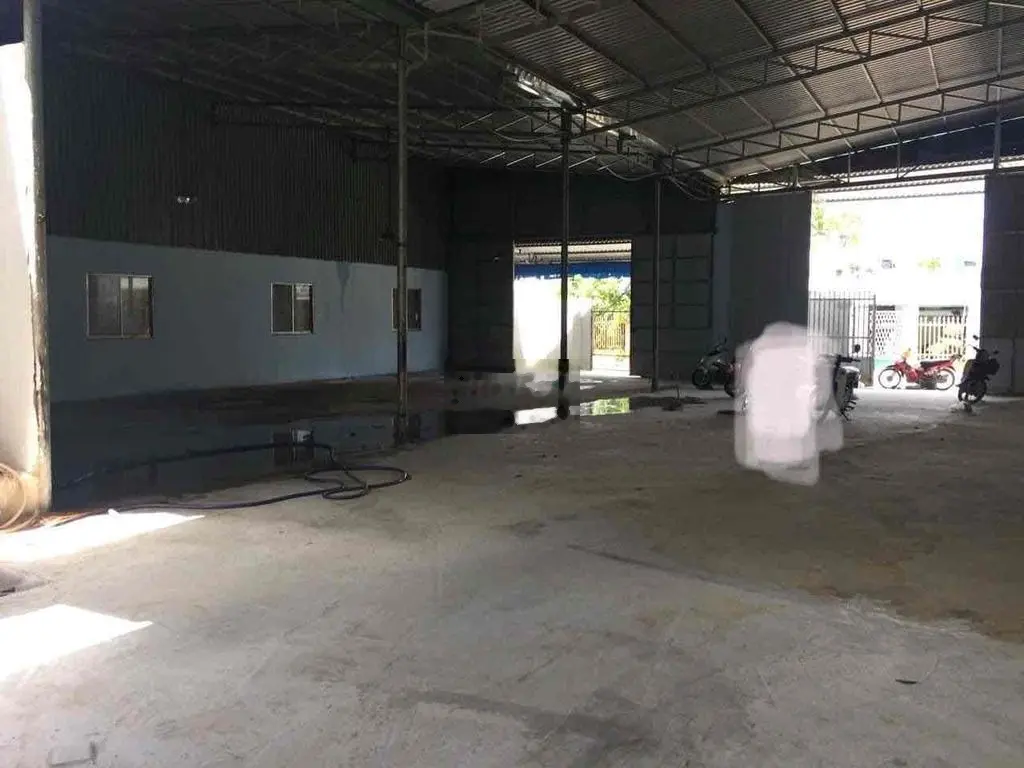 BÁN XƯỞNG 300m2 NGAY KCN MINH HƯNG HQ,SHR