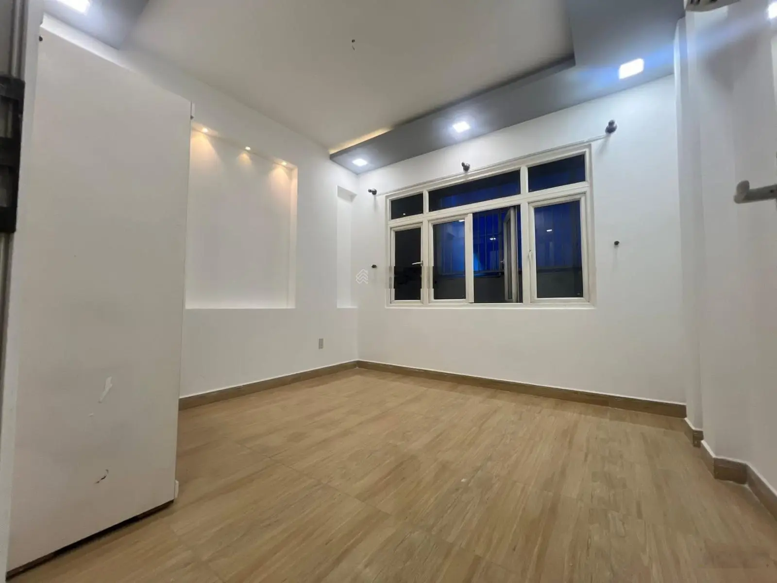 Bán nhà mặt tiền đường Kênh 19/5B chính chủ