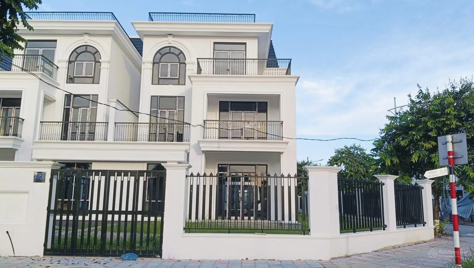 Căn góc biệt thự song lập với 395m2, mặt tiền 40m, chỉ 5x triệu/m2 đất, duy nhất căn vào tiền 30%.