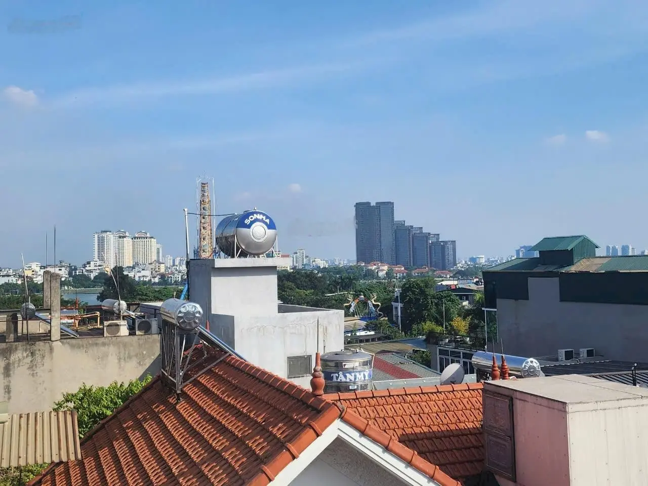 BÁN NHÀ LẠC LONG QUÂN _TÂT HỒ TTTM LOTTEL 75 M.7T THANG MÁY OTO VÀO NHÀ. 1 NHÀ MẶT PHỐ OTO TRÁNH