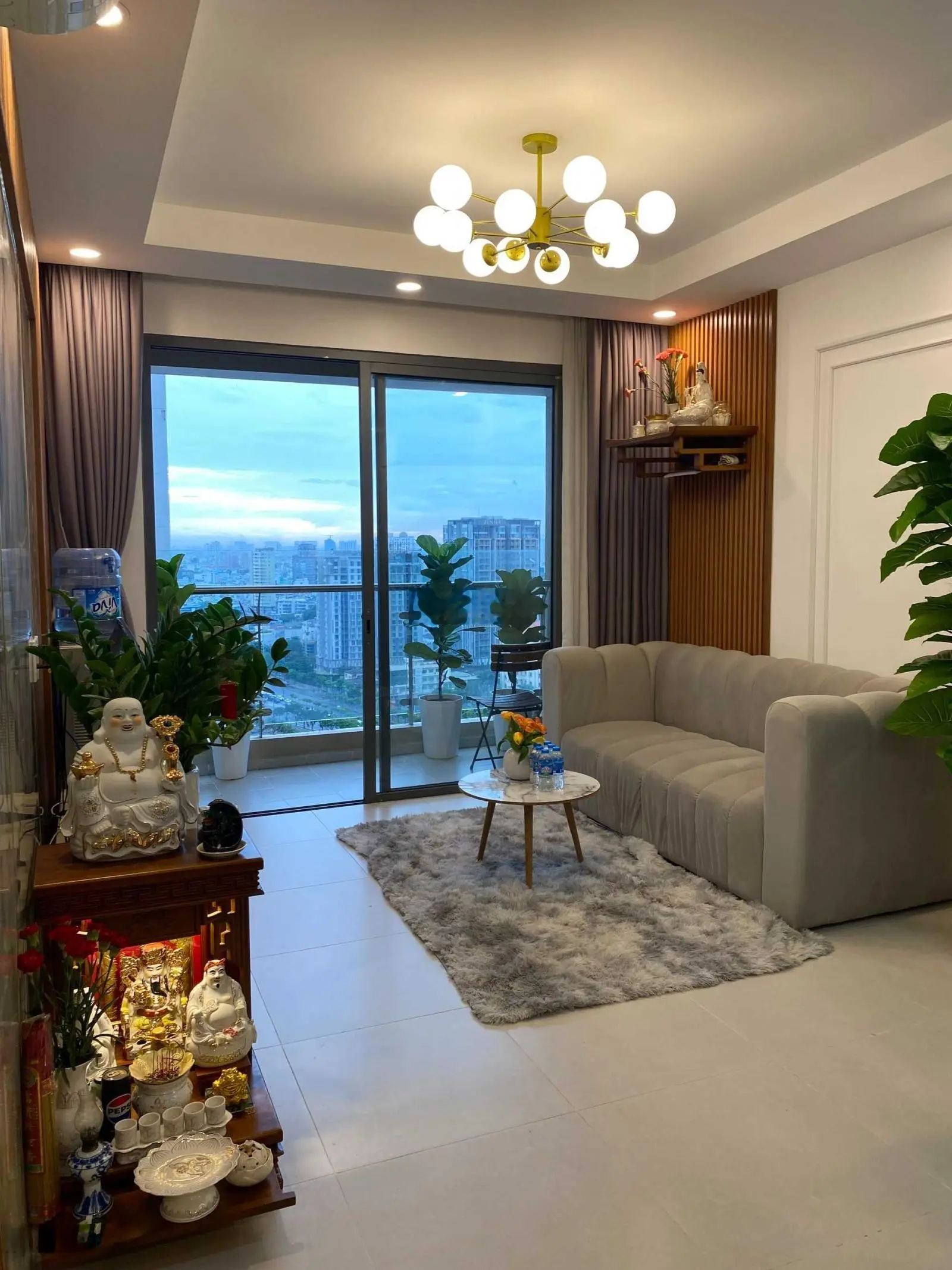 Cần bán căn hộ Xi Grand Court, 70m2 4,3tỷ 80m2 5tỷ/ 90m2 5,5 tỷ view thoáng nhà đẹp. LH 0932 248 ***