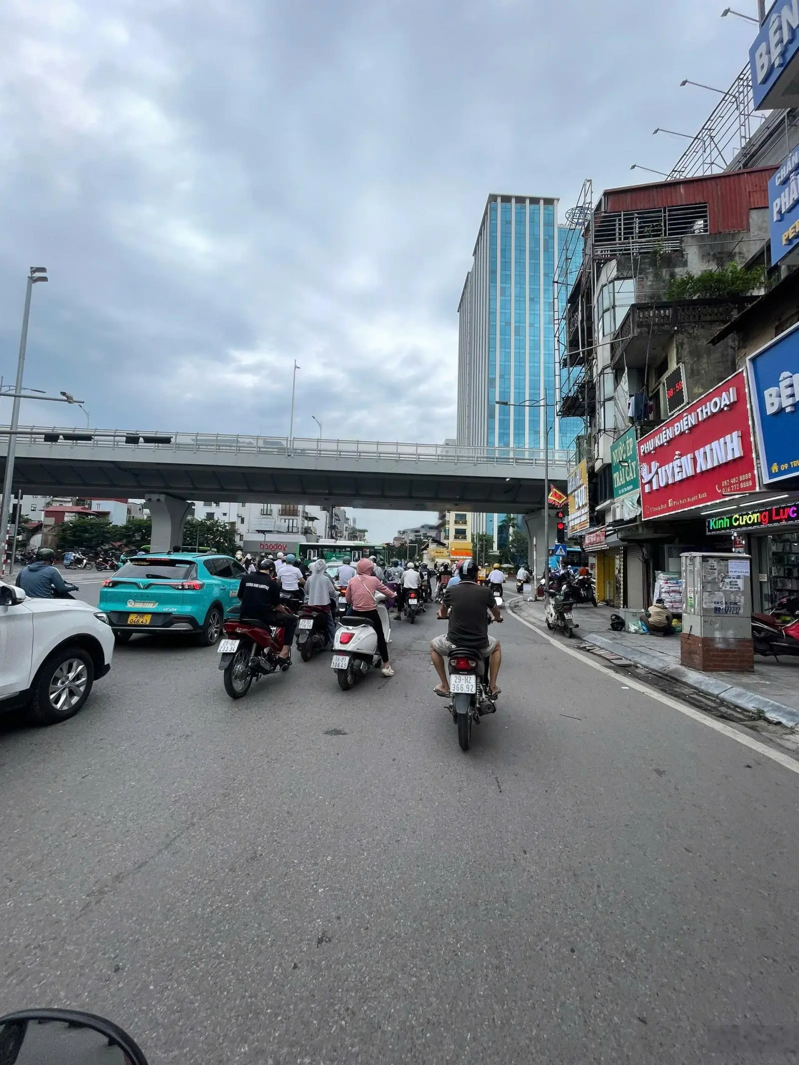 Bán nhà PL 2 ôtô tránh - phố Trương Định - ngay TTTM Chợ Mơ ô tô vào nhà - thang máy 57m2 x 16.3 tỷ