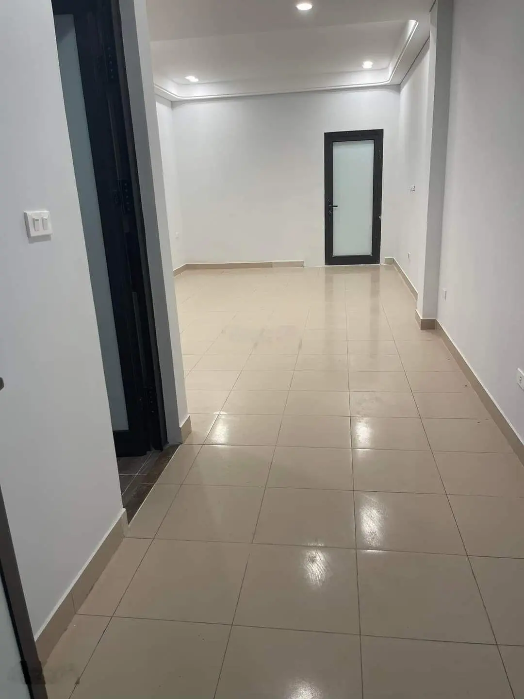 Mặt phố Trần Duy Hưng, Cầu Giấy, nhà 8 tầng, 100m2. Mặt tiền kinh doanh, vỉa hè rộng