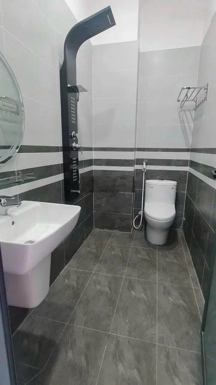 Tin mới nhất hạ giá 700tr còn 4.9 tỷ nhà mới 4 tầng mặt tiền kinh doanh tặng nội thất xịn