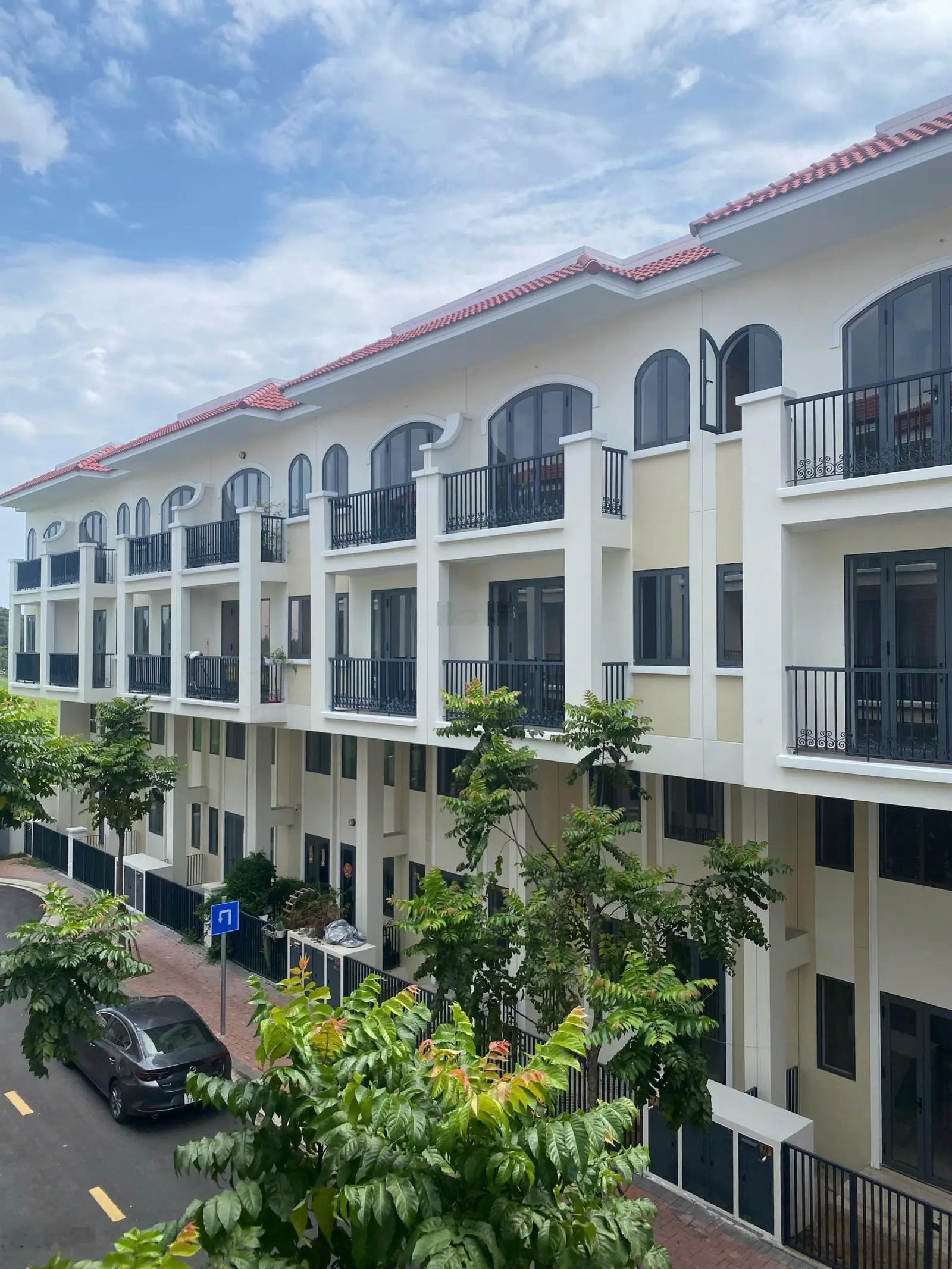 Cập nhật giỏ hàng mới nhất tháng 11. Senturia NSG GĐ1. Giá tốt nhất: 6,3 tỷ. Liên hệ: 0975 734 ***