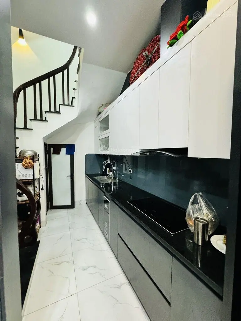 # Hiếm, Nhà 5 Tầng Phường Xuân La- Tây Hồ, 34m2, Gần Hồ, Chỉ 7.9 Tỷ