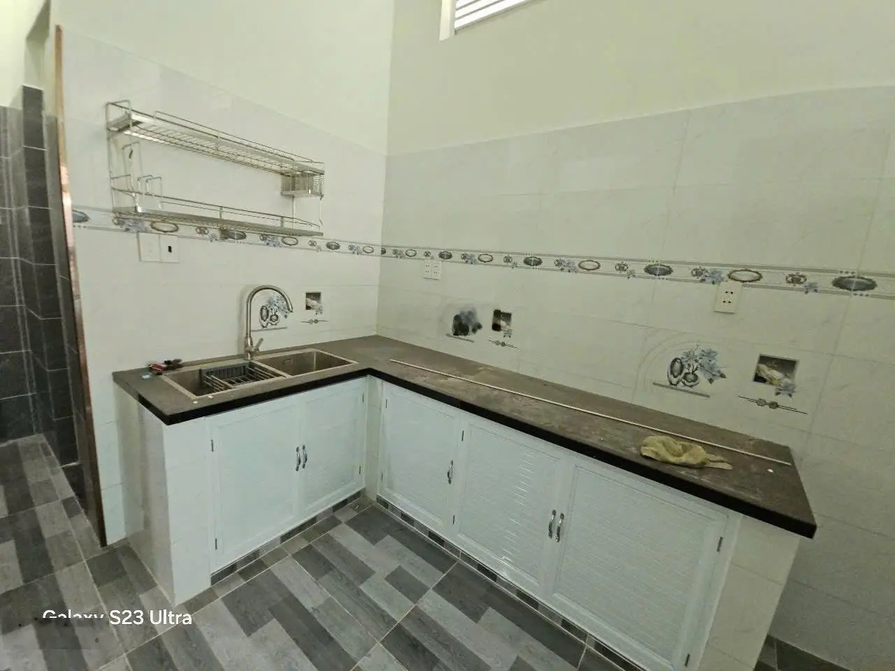 Nhà hẻm 1/ Đường Cây Keo, Tam Phú, cách mặt tiền chỉ 3 căn giá chỉ nhỉnh 4 tỷ, xe hơi vào được