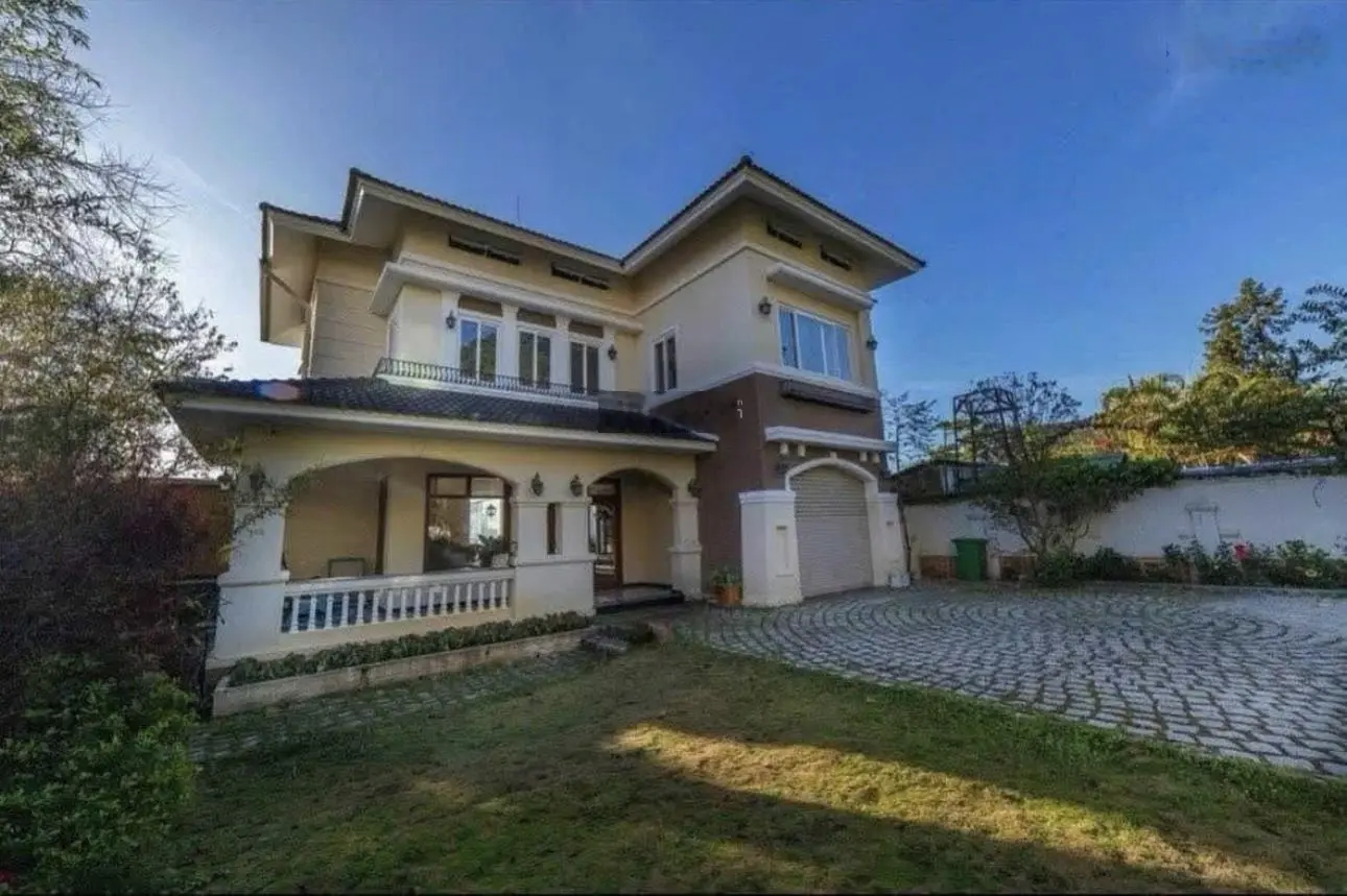 Bán VILLA hồ bơi view Rừng thông SIÊU ĐẸP nằm trên cung đường đắt giá VIP trung tâm Đà Lạt