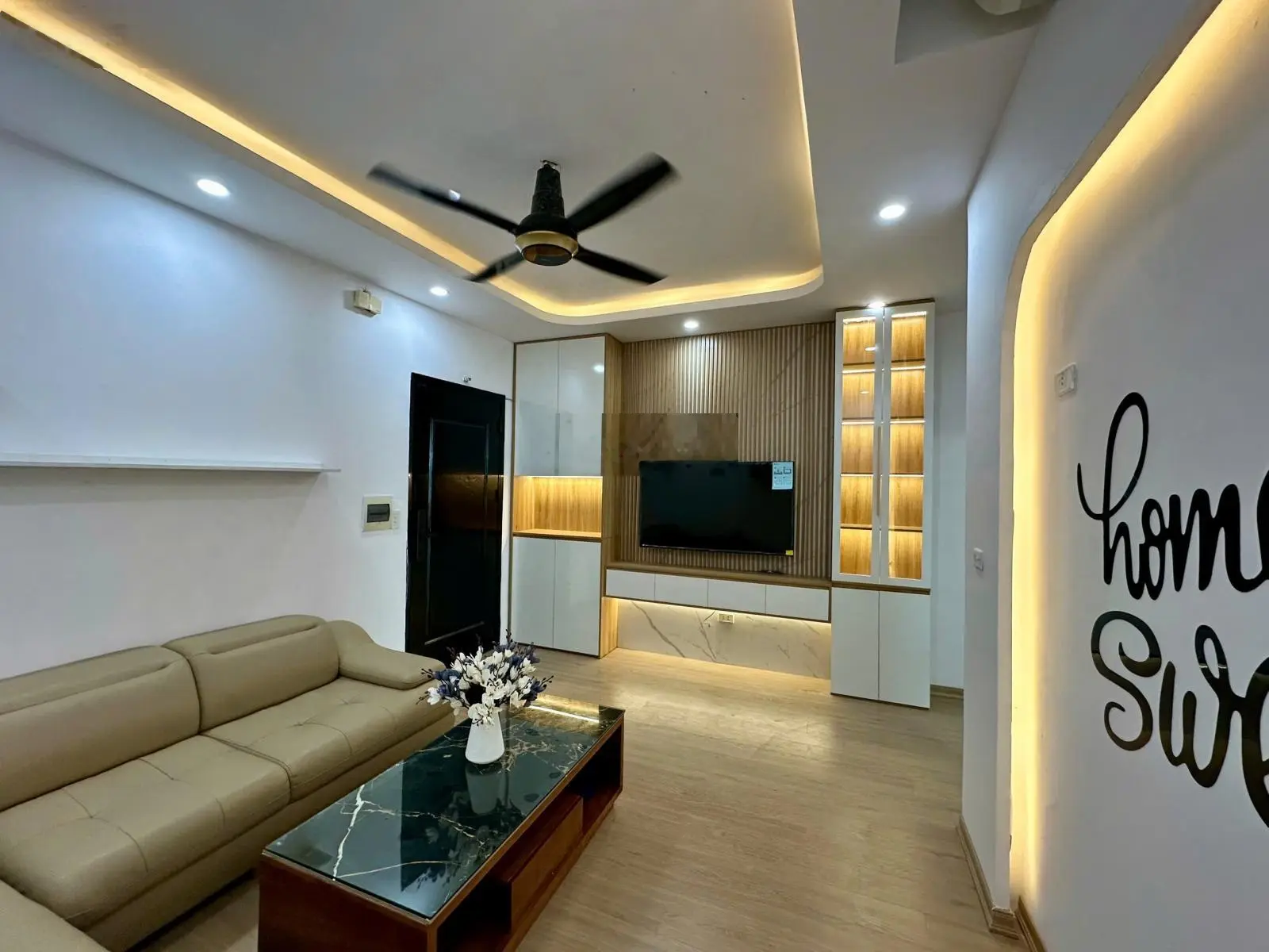 Bán gấp căn hộ 2N - 65m2 KVKL - Đầy đủ nội thất mới cứng - Sổ đỏ chính chủ - View thoáng vĩnh viễn