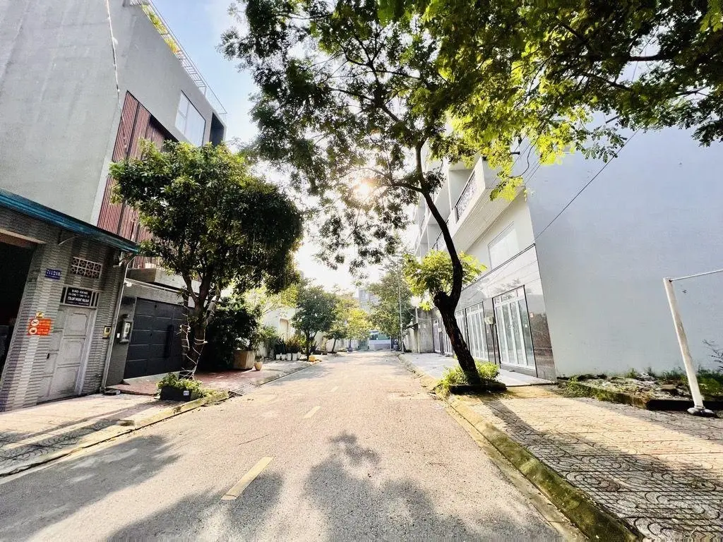 Đất 4,3x19m, đường 7m. Khu phân lô kế bên khu biệt thự Nam Long, Hà Huy Giáp