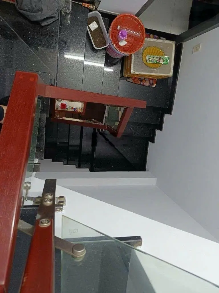 Bán nhà tốt ngay Quận 4 - DT 3,6 x 6,8m, 4 tầng đúc BTCT, chỉ 3,5 tỷ, sổ hồng riêng