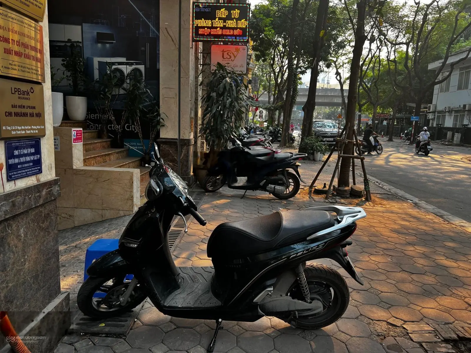 Mp Nguỵ Như Kon Tum - 9 tầng thang máy - mặt tiền khủng - vỉa hè rộng - KDVP - 51tỷ