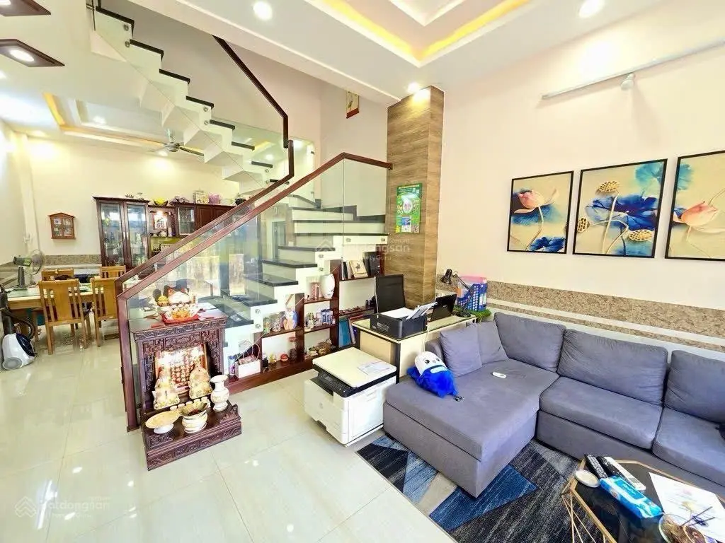 Bán nhà 3 tầng Lê Văn Việt, ngay Vincom Plaza, 85m2, ngang 5m, hẻm xe hơi, nhỉnh 6 tỷ