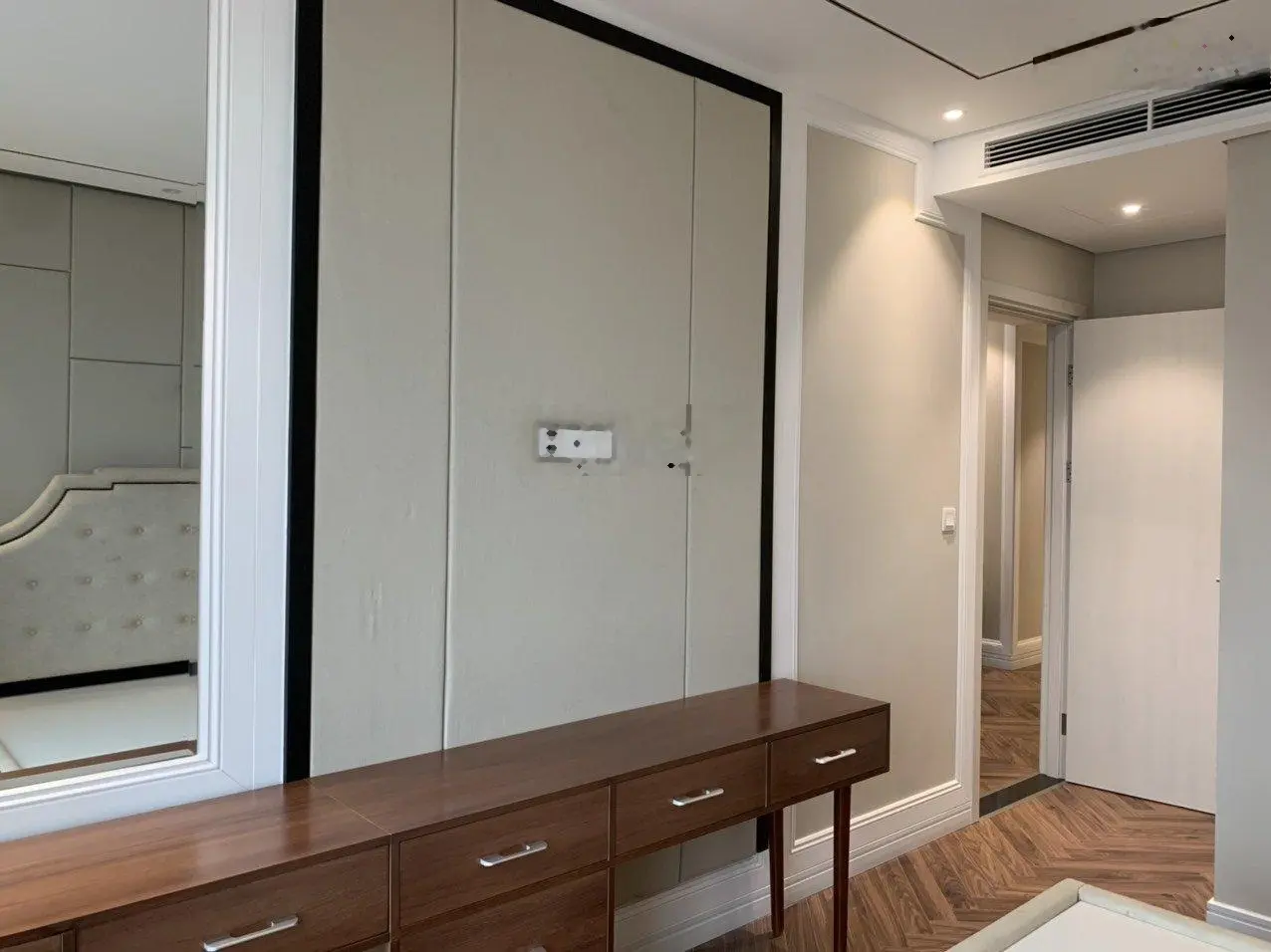 (Giá thật) Chính chủ bán gấp căn 105m2 3PN + Tầng Trung full NT 6.5 tỷ CC King Palace