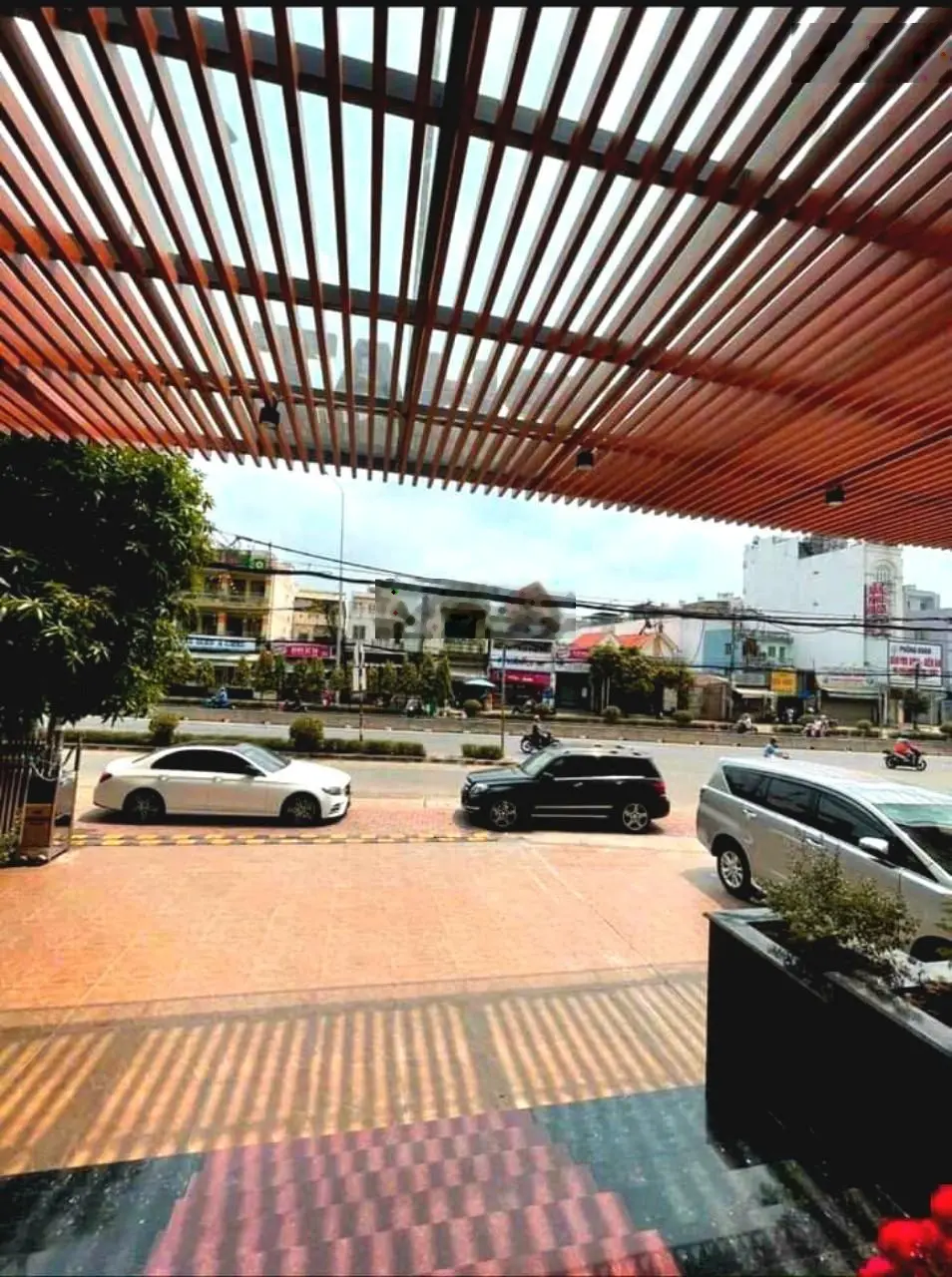 Toà nhà thương mại - Thạnh Lộc - Quận 12