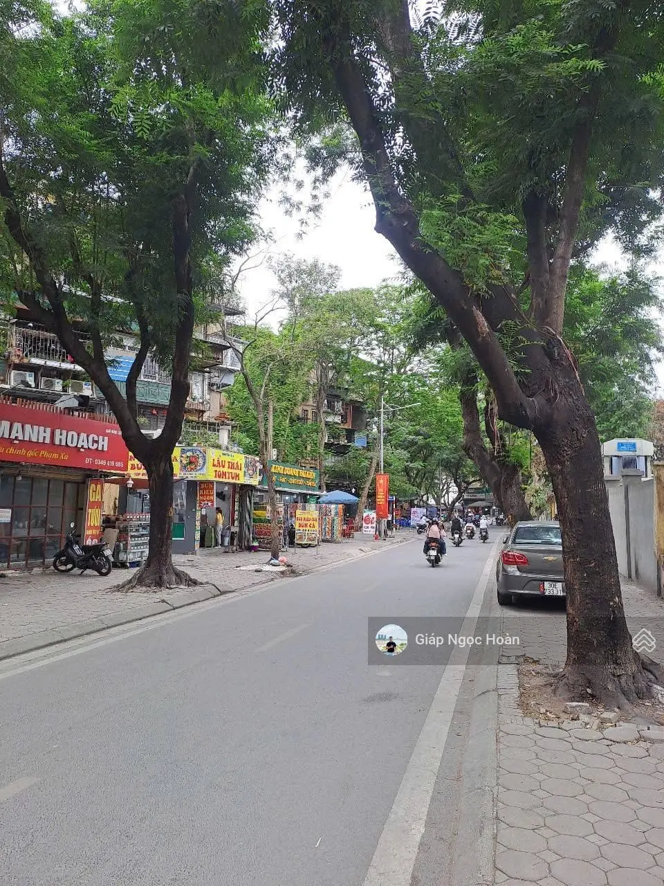 Bán căn hộ t1 mặt phố nghĩa tân 170m2 mt8m siêu kinh doanh hái tiền giá 18 tỷ