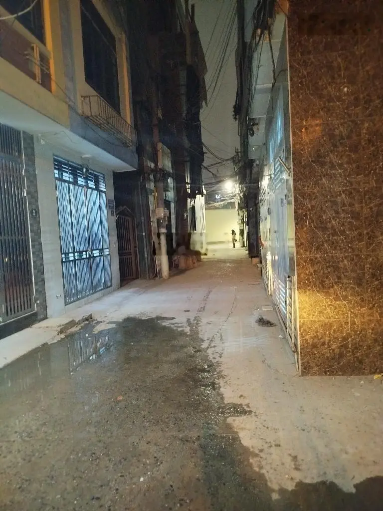 Bán 50m2 đất, sổ đỏ riêng, ngõ phố Vĩnh Hưng, giá 6.4 tỷ